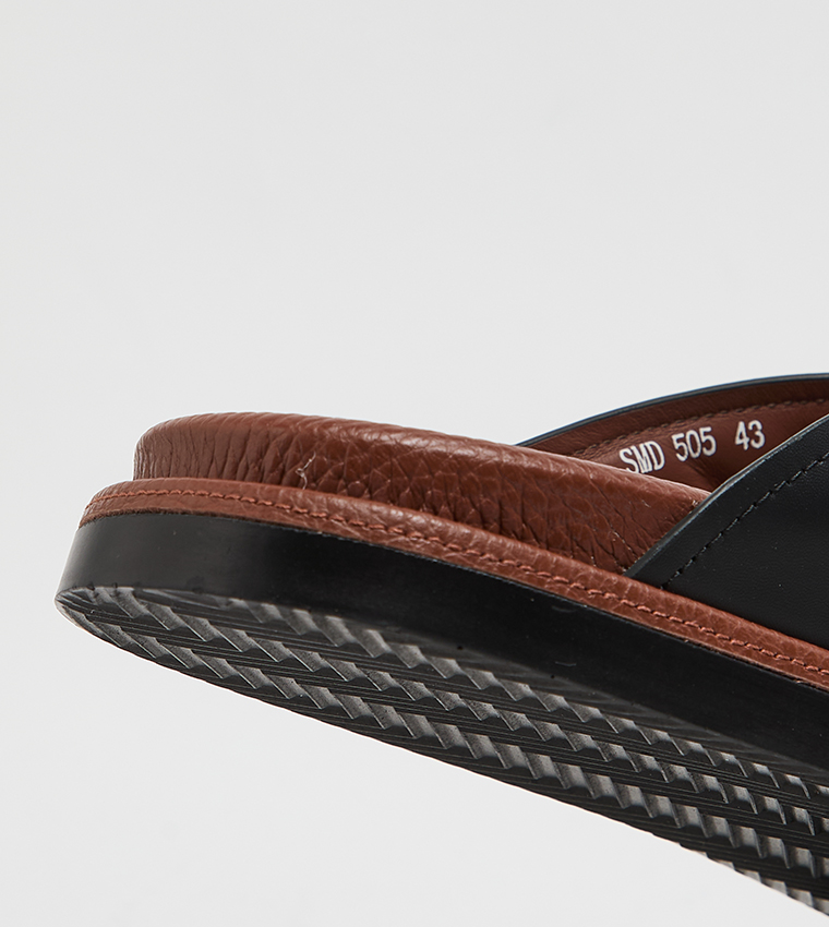 Textured Arabic Sandals