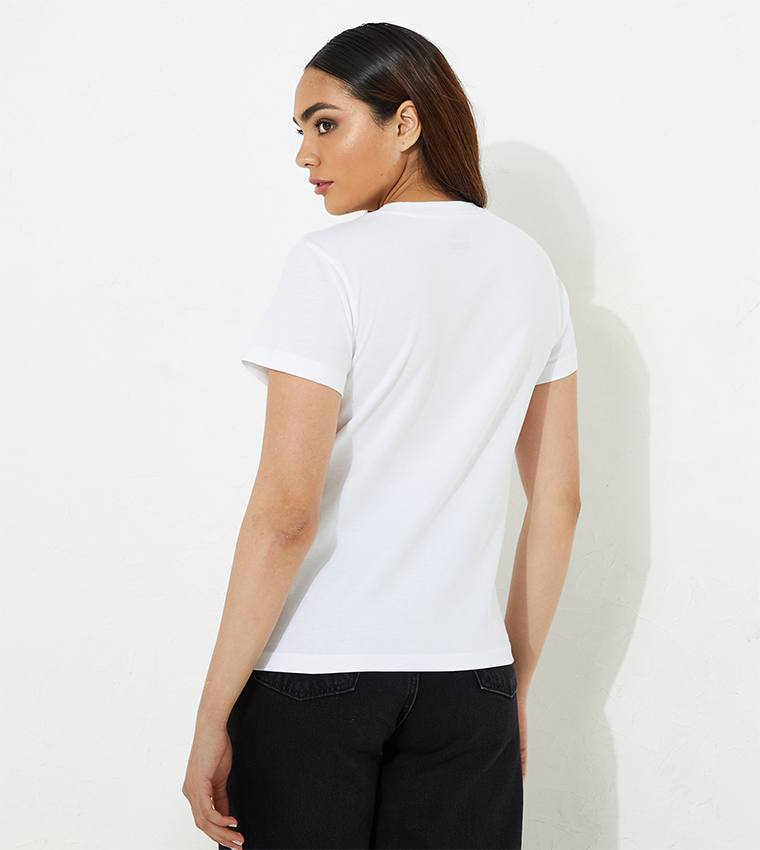 Flying V Short Sleeves Crew Neck T-Shirt