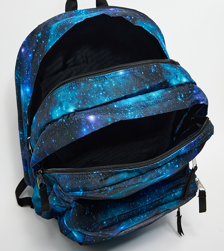 شنطة ظهر بجيب أمامي وطبعة 