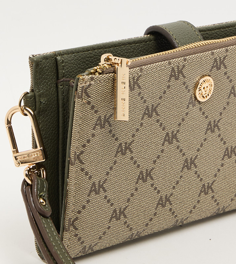 Logo Detail Zip Closure Wristlet