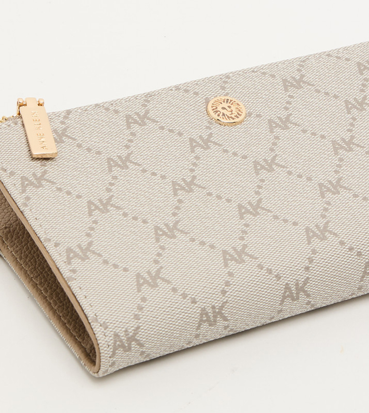 Logo Detail Zip Closure Wristlet