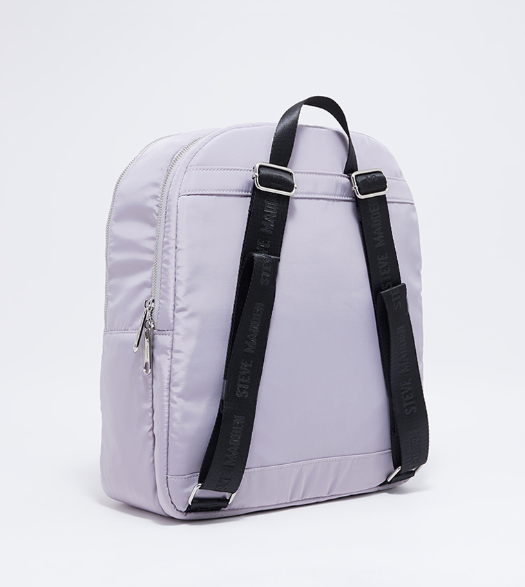 حقيبة ظهر بسحاب وإكسسوار معدني 