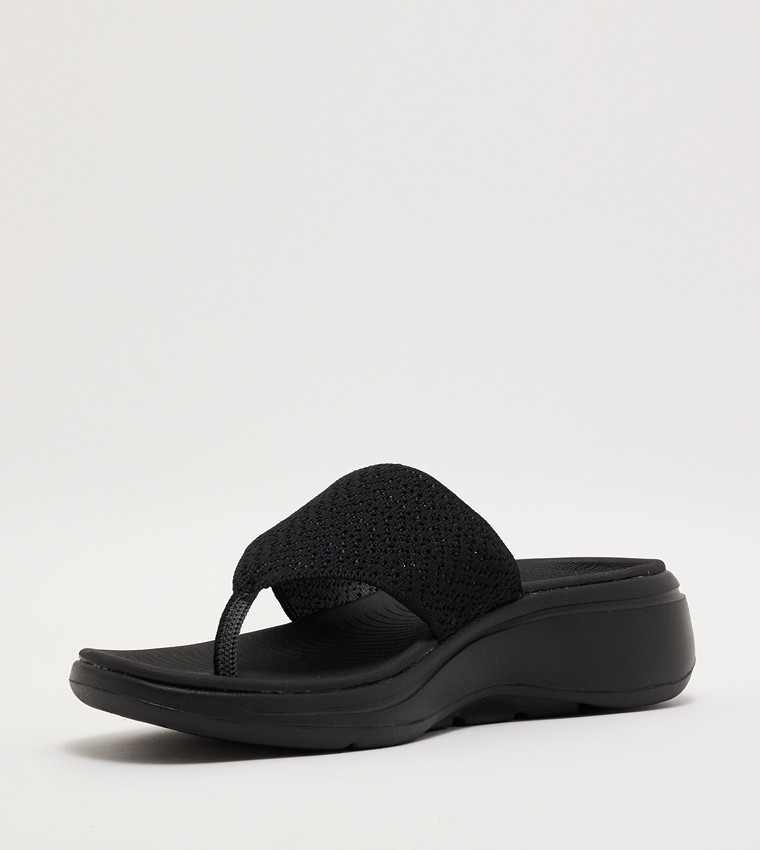 GO WALK ARCH FIT Flat Sandals
