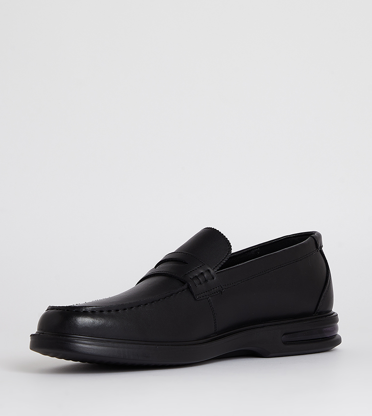 PALM Textured Round Toe Loafers