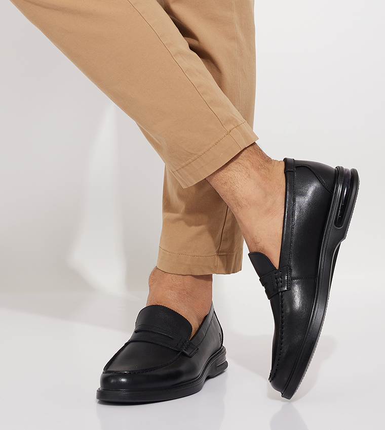 PALM Textured Round Toe Loafers