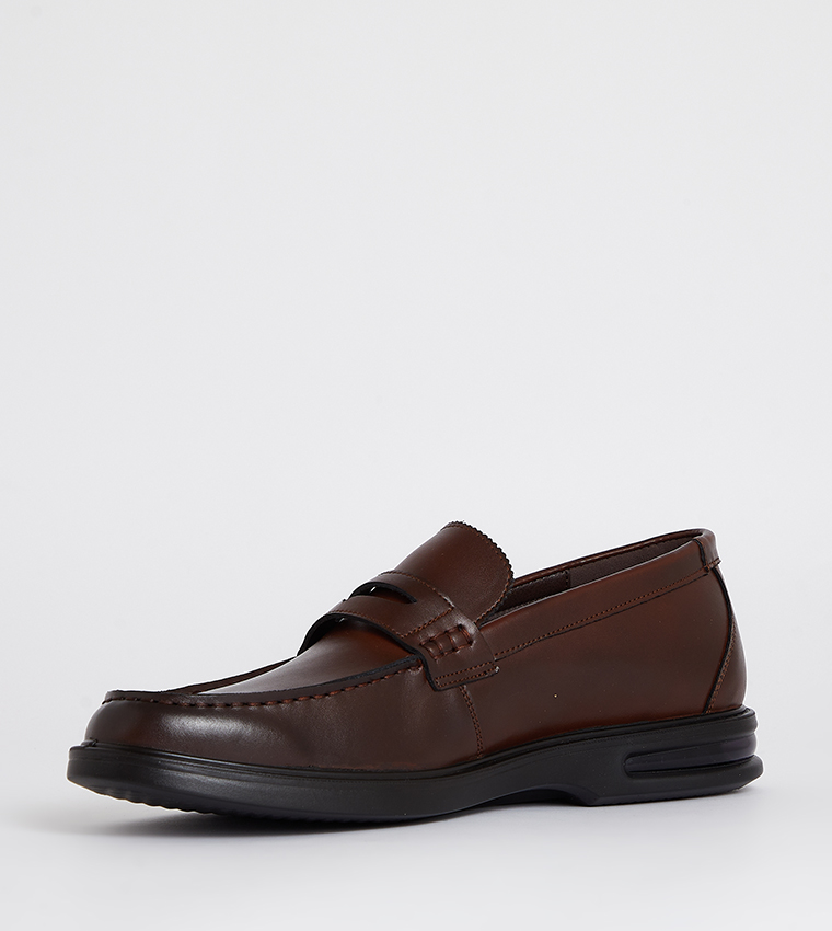 PALM Textured Round Toe Loafers