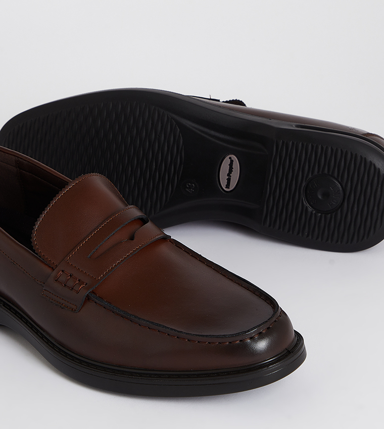 PALM Textured Round Toe Loafers