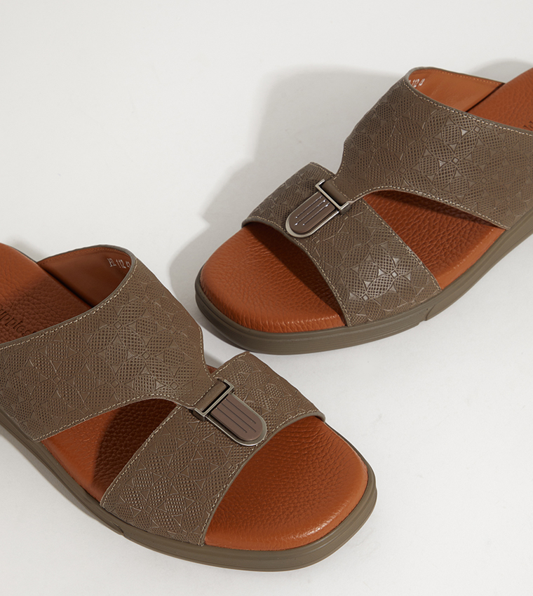 YUSIF Textured Arabic Sandals
