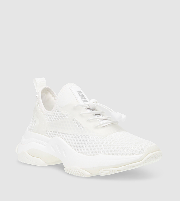 حذاء رياضي برباط