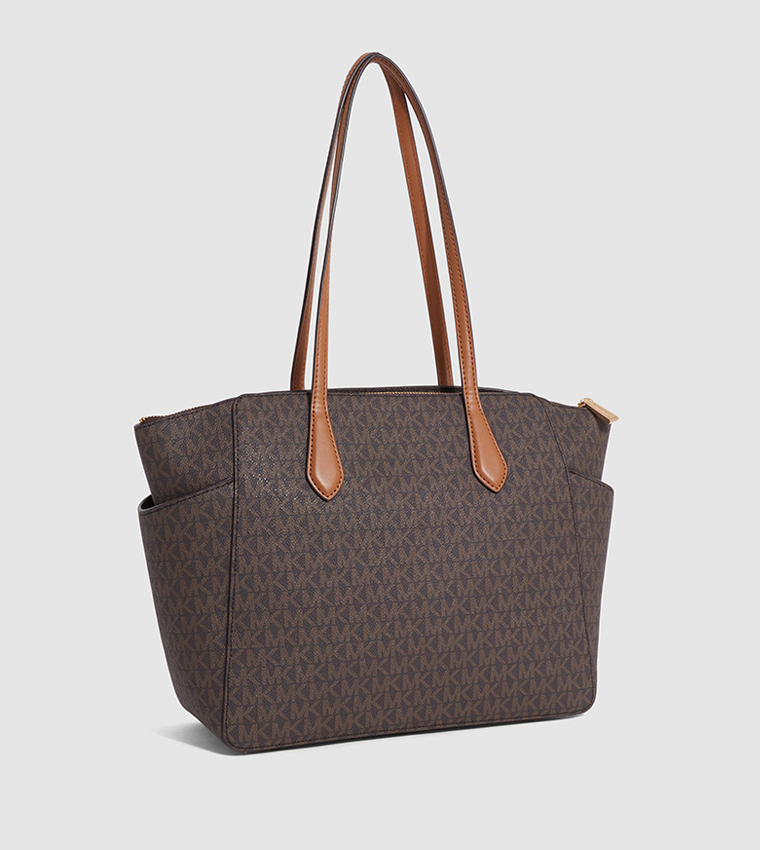 حقيبة توت بنقشة مونوغرام