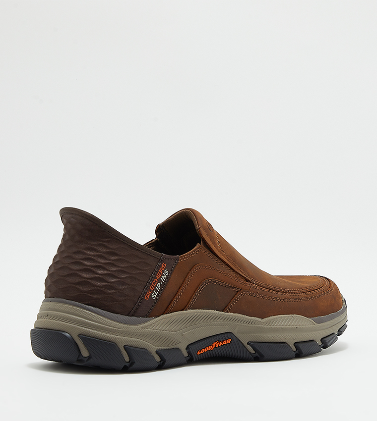 ELGIN Logo Detail Slip-On Shoes