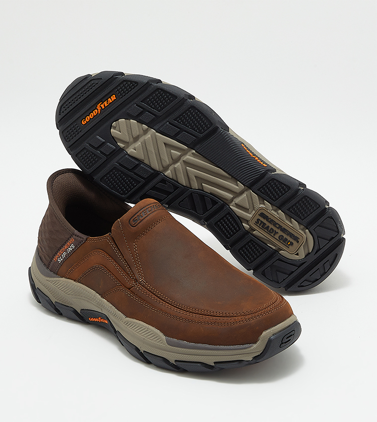 ELGIN Logo Detail Slip-On Shoes