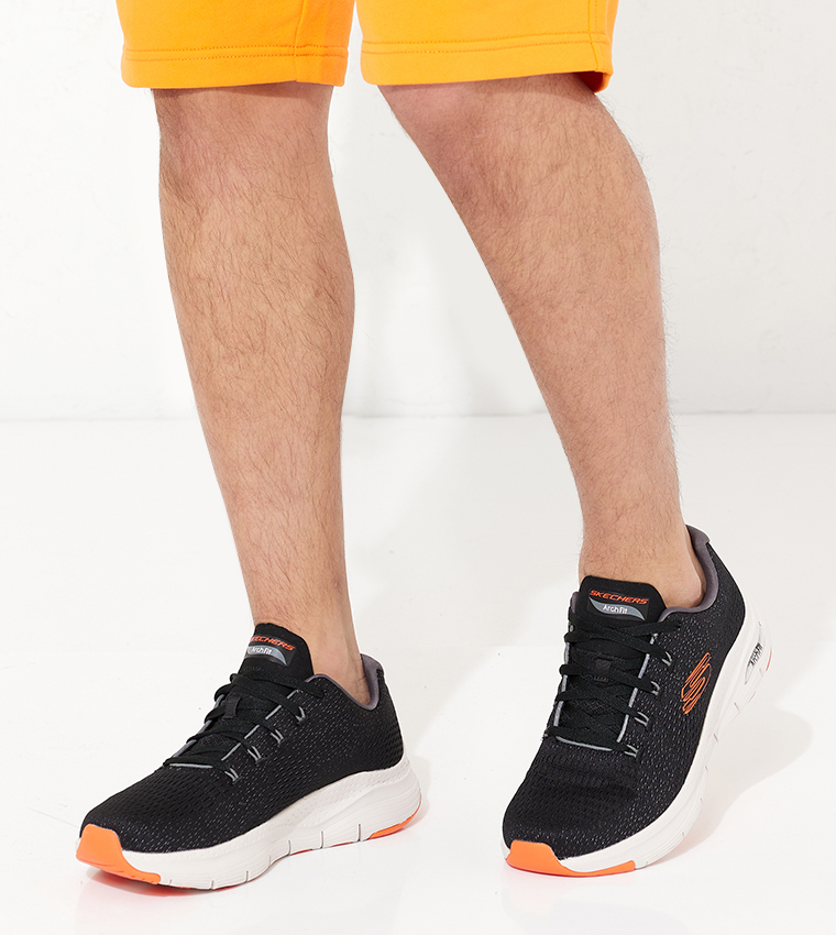 ARCH FIT Running Shoes 