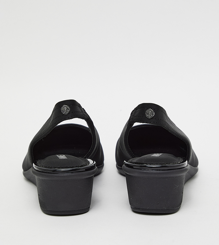 WITTY Solid Slingback Pumps