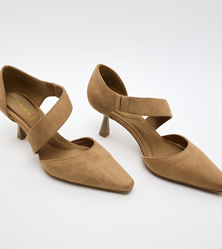 CERYS Textured Pointed Toe Pumps