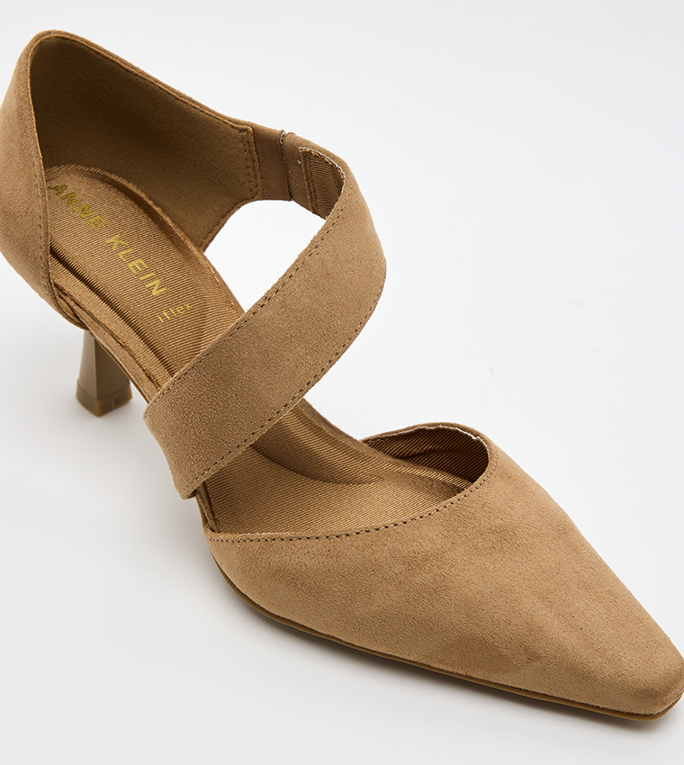 CERYS Textured Pointed Toe Pumps