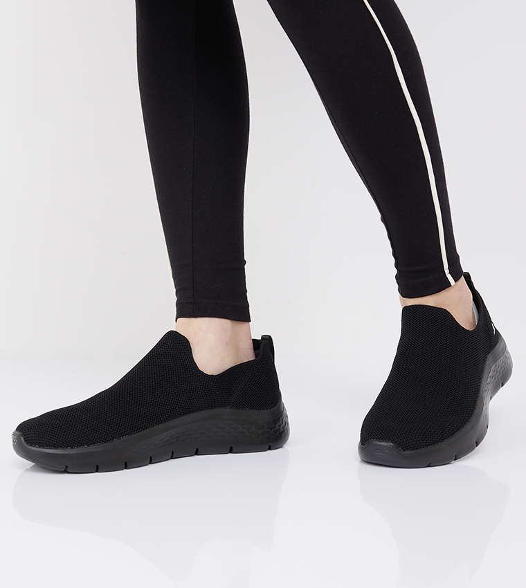 حذاء سليب اون 