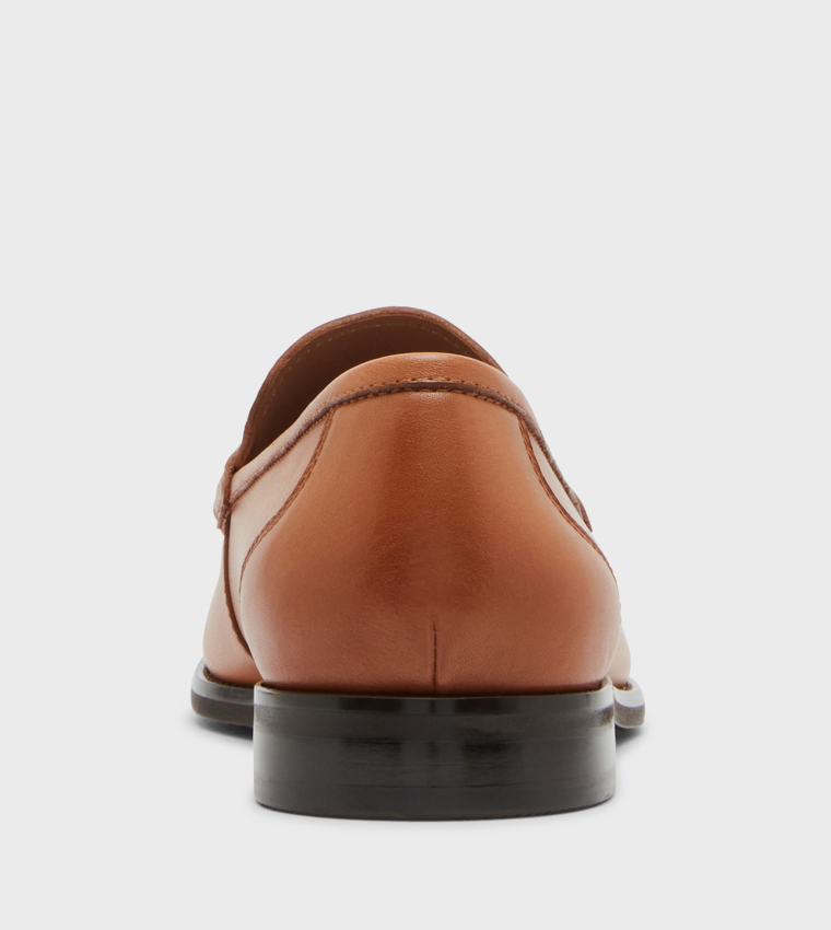 حذاء لوفر سليب أون 