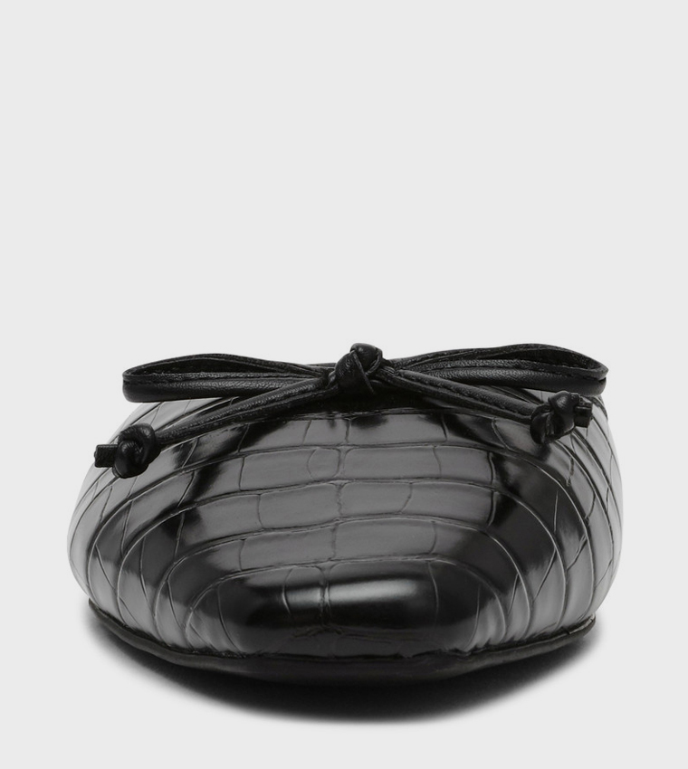 CALANDRA Textured Flat Shoes
