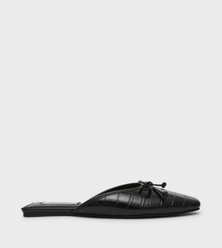 CALANDRA Textured Flat Shoes