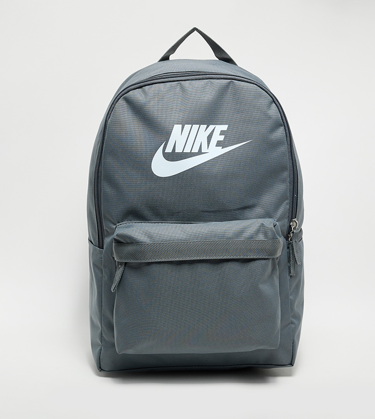 nike backpack with pockets