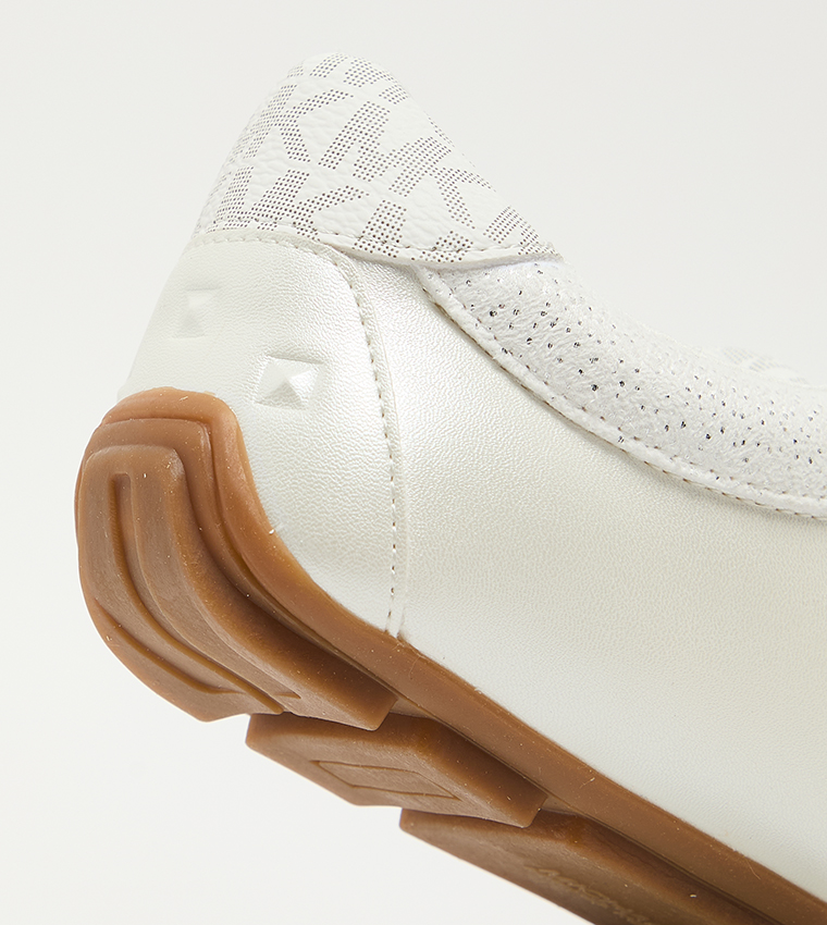 SUSIE Round Toe Lace-Up Sneakers