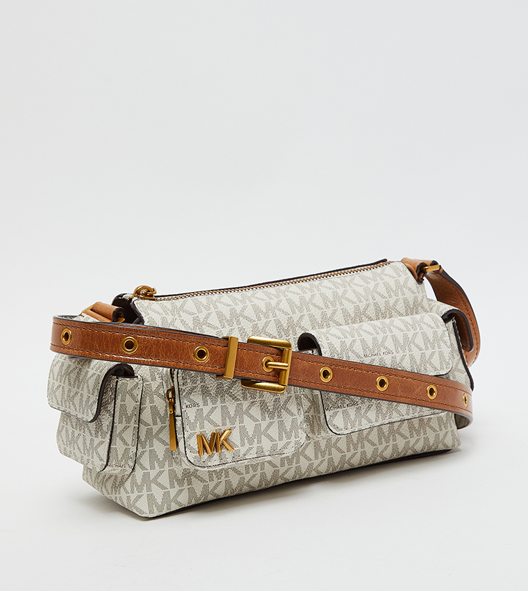 شنطة كروس بودي بنقشة مونوغرام 