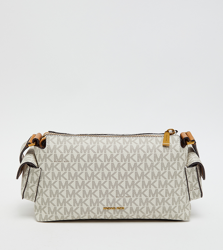 شنطة كروس بودي بنقشة مونوغرام 