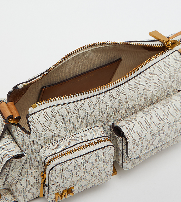 شنطة كروس بودي بنقشة مونوغرام 