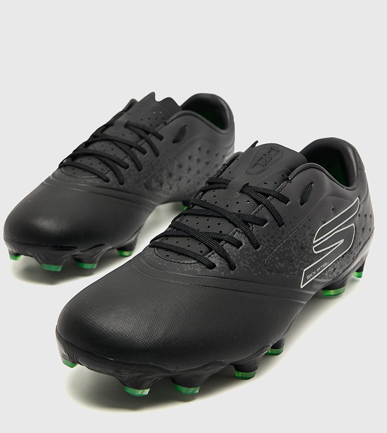 حذاء كرة قدم بطبعة شعار إس كيه إكس