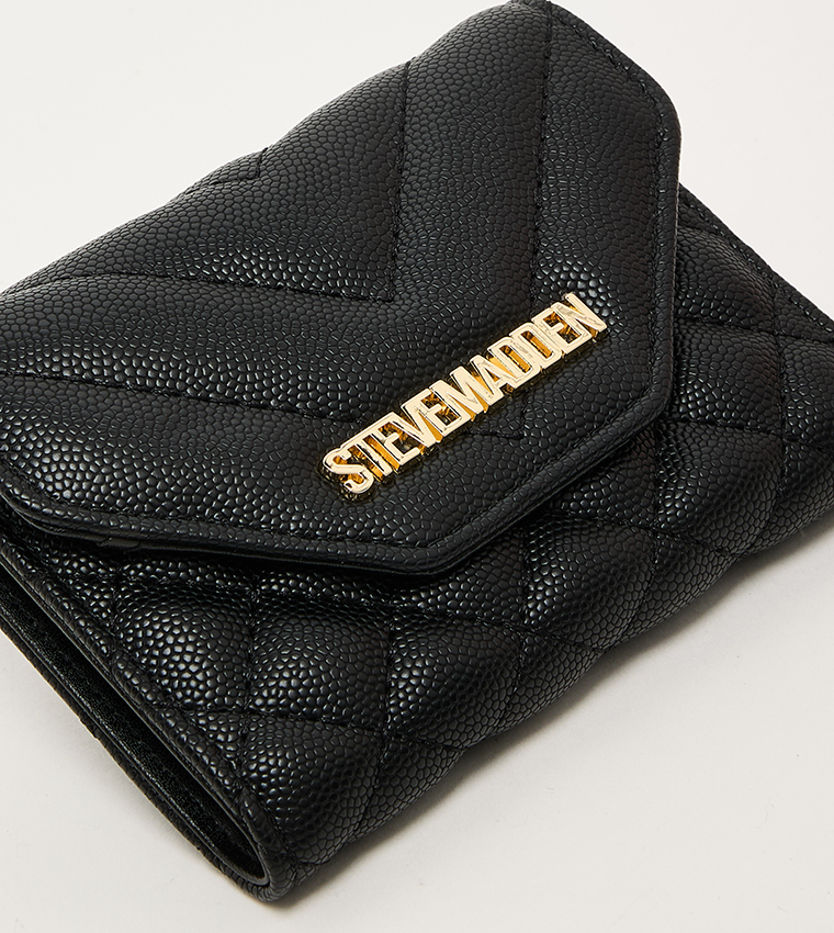 محفظة ثلاثية الطي بغطاء مبطن