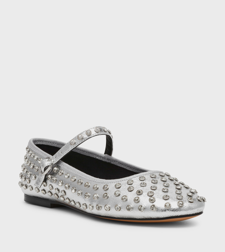 حذاء ماري جين مزين