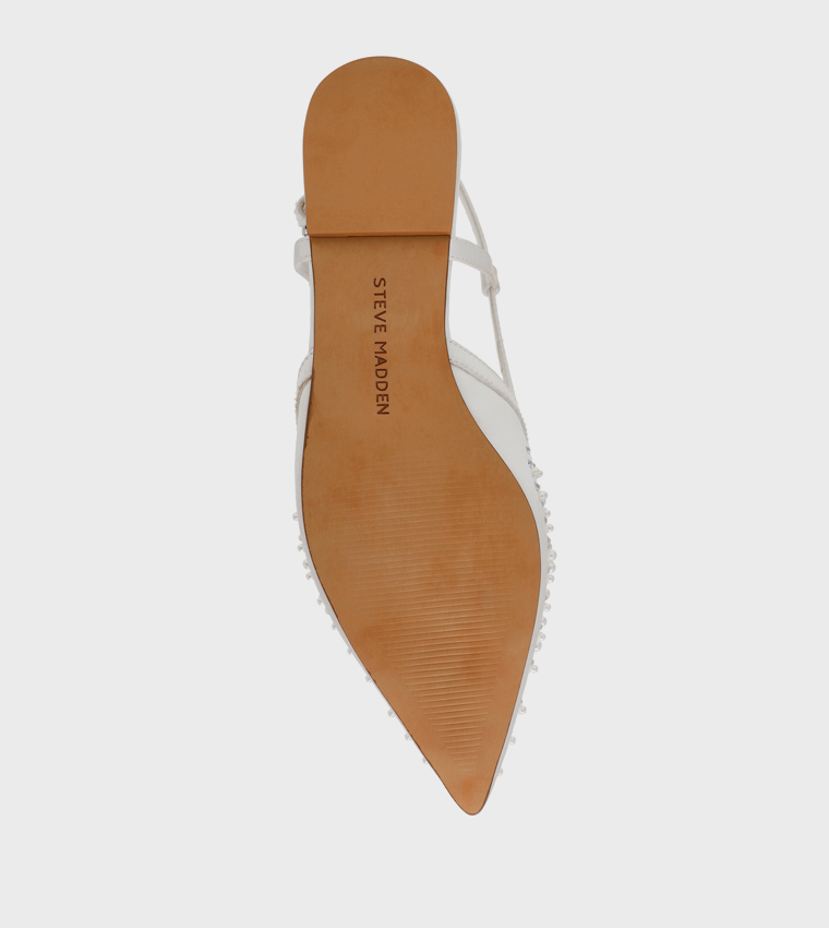 حذاء مزخرف بحزام خلفي 