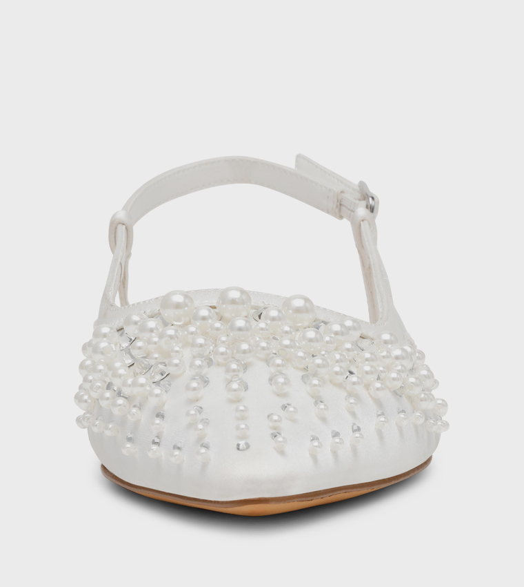 حذاء مزخرف بحزام خلفي 