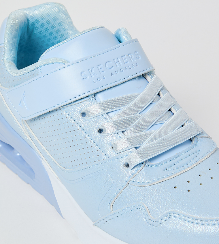 حذاء رياضي بشريط فيلكرو بنقشة