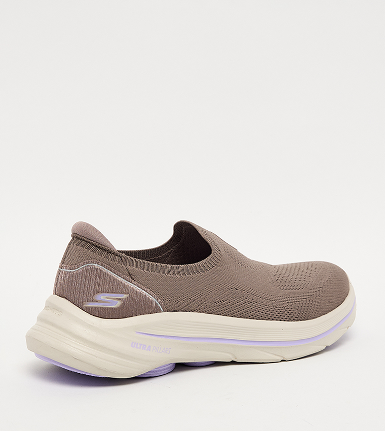 GO WALK 8 Slip-On Shoes