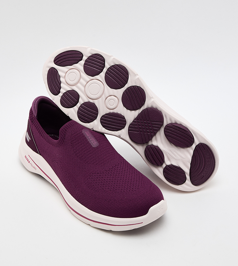 GO WALK 8 Logo Detail Slip-On Shoes