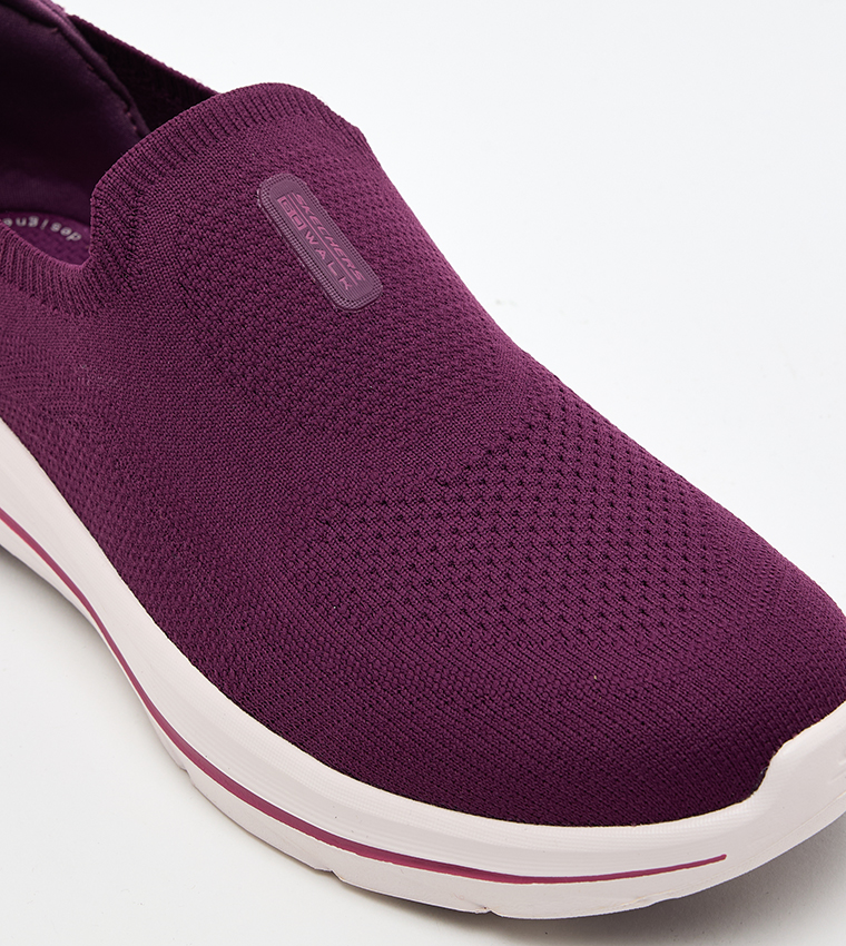 GO WALK 8 Logo Detail Slip-On Shoes