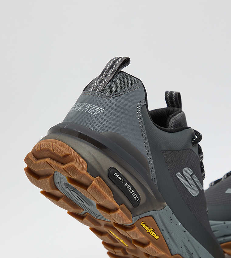 MAX PROTECT Textured Lace-Up Shoes
