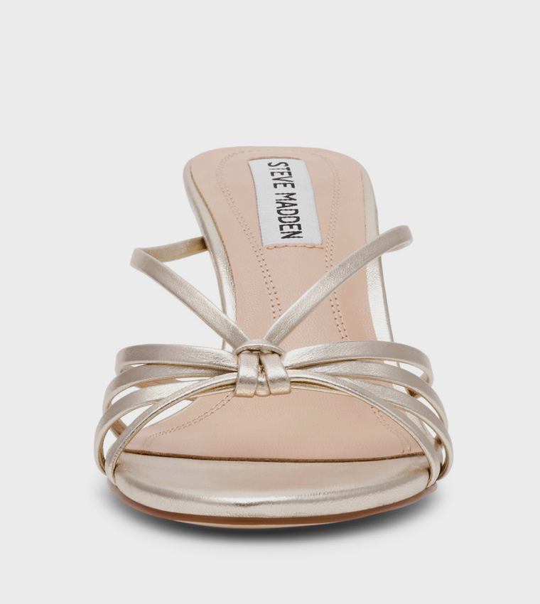 صندل كعب بمقدمة مفتوحة 