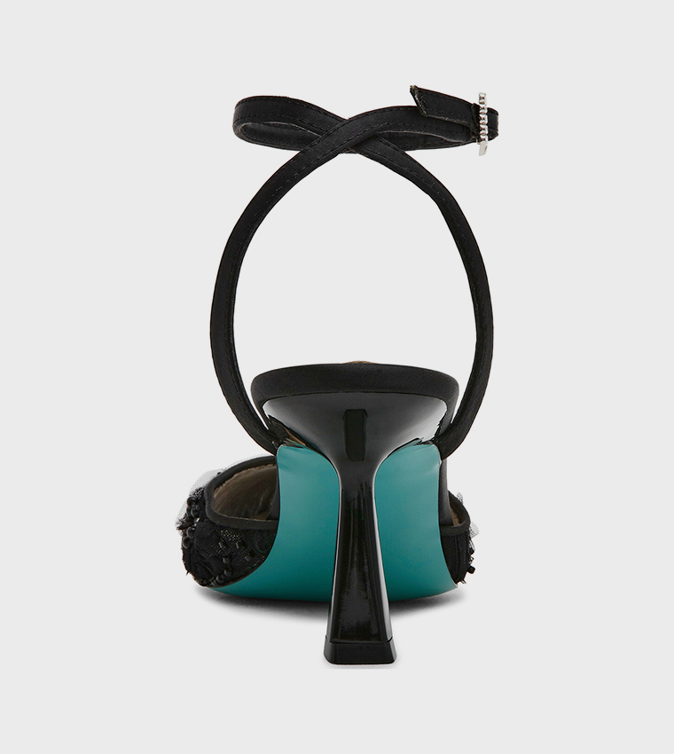 حذاء إس بي-ديليا