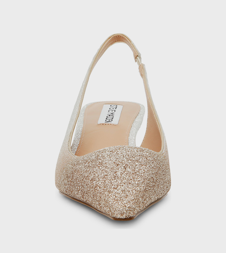 حذاء كعب بمقدمة مدببة وحزام خلفي 