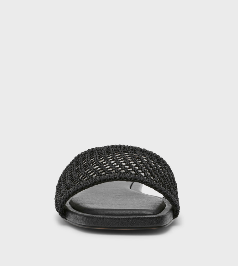 صندل لازو فلات بحزام كروشيه