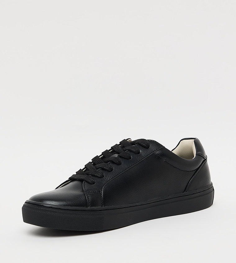 Steve Madden  Low Top - BLACK Low Top