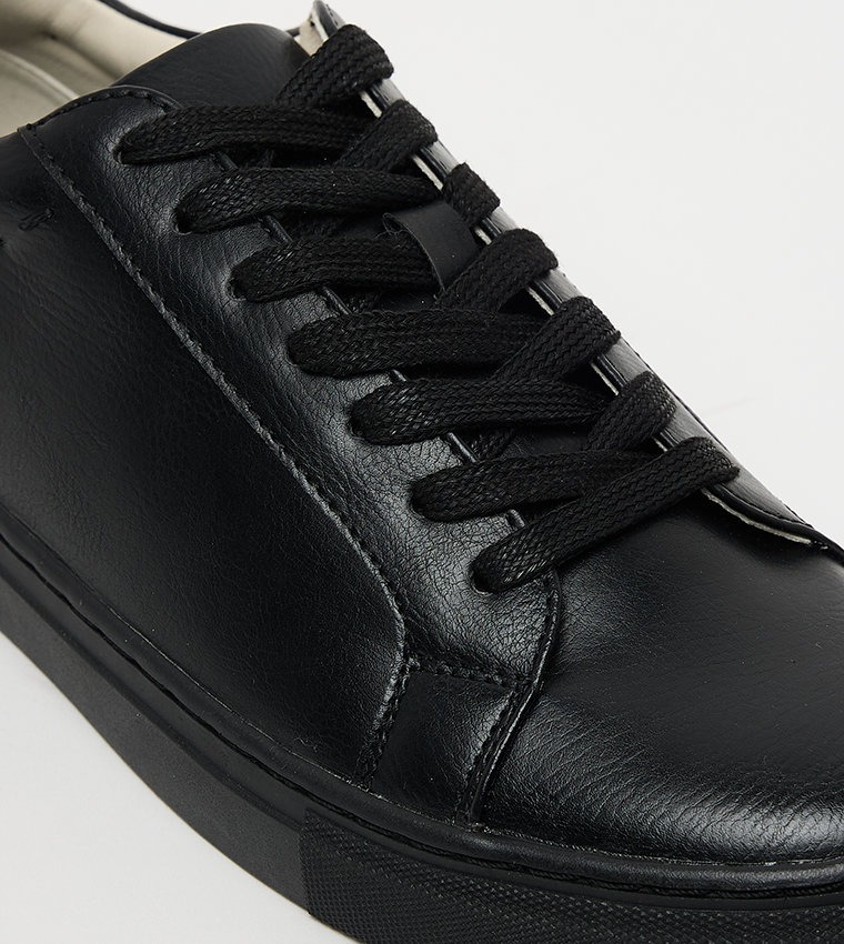 Steve Madden  Low Top - BLACK Low Top