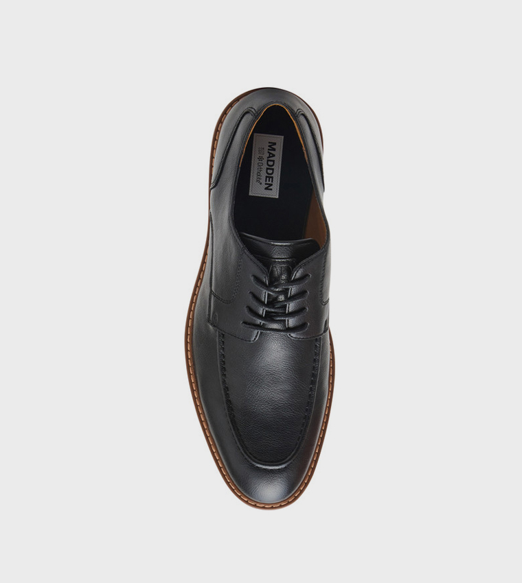 حذاء رسمي برباط 