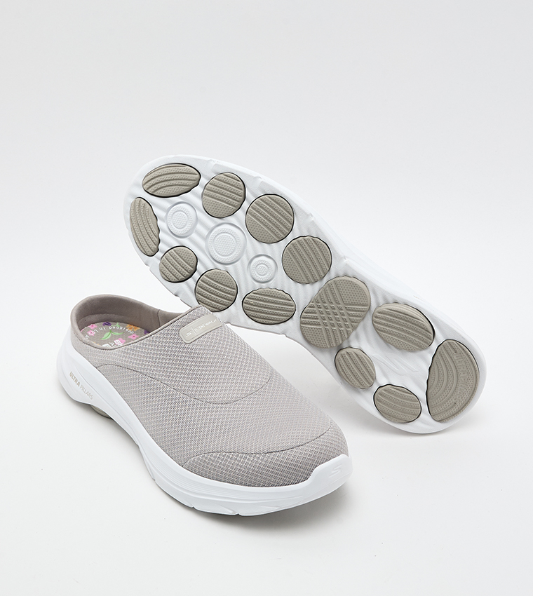 GO WALK 8 Logo Detail Slip-On Shoes
