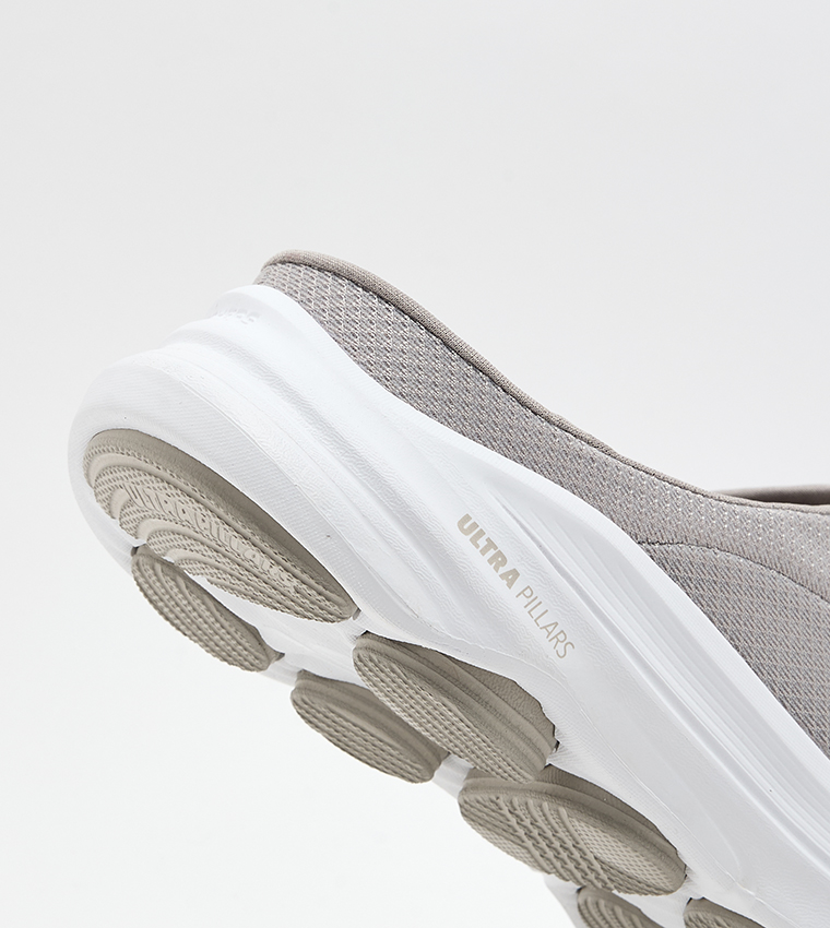 GO WALK 8 Logo Detail Slip-On Shoes