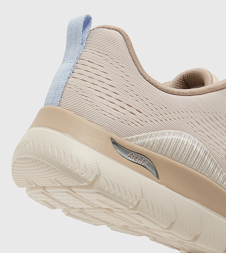 ARCH FIT SUMMITS Runner Sneakers