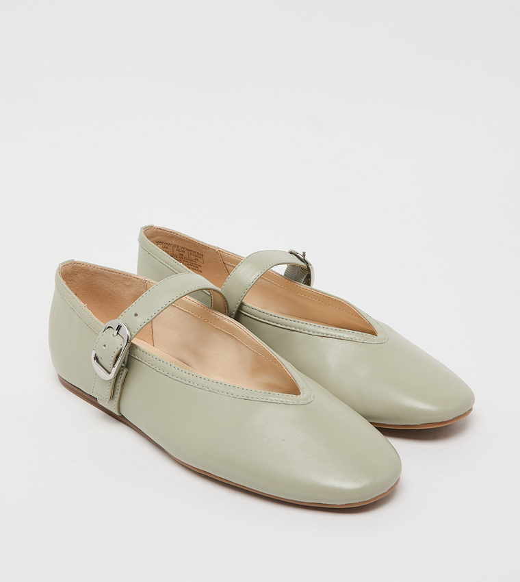 VANCEE Textured Mary Jane Shoes